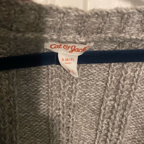 Girls cat and jack gray cardigan with silver shimmer size small (6/7) - Picture 2 of 5